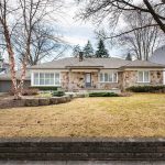 4-bedroom home for sale in Oakville — 262 Oakwood Crescent (Photo 2)