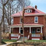 4-bedroom home for sale in Oakville — 262 Oakwood Crescent (Photo 3)