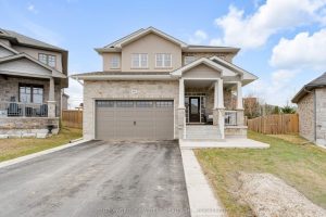 4-bedroom detached home for sale in Frontenac — 262 Pauline Tom Avenue