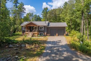 1-bedroom detached home for sale in Muskoka — 2698 Old Muskoka Road
