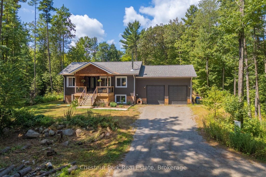 1-bedroom detached home for sale in Muskoka — 2698 Old Muskoka Road (Photo 1)