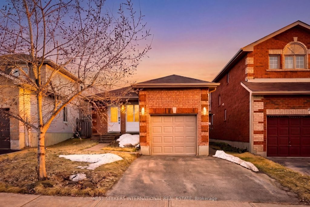 3-bedroom detached home for sale in Simcoe — 27 Athabaska Road (Photo 1)