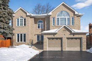 4-bedroom detached home for sale in Toronto — 27 Cleta Drive