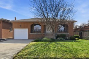 3-bedroom detached home for sale in Hamilton — 288 Eastdale Boulevard