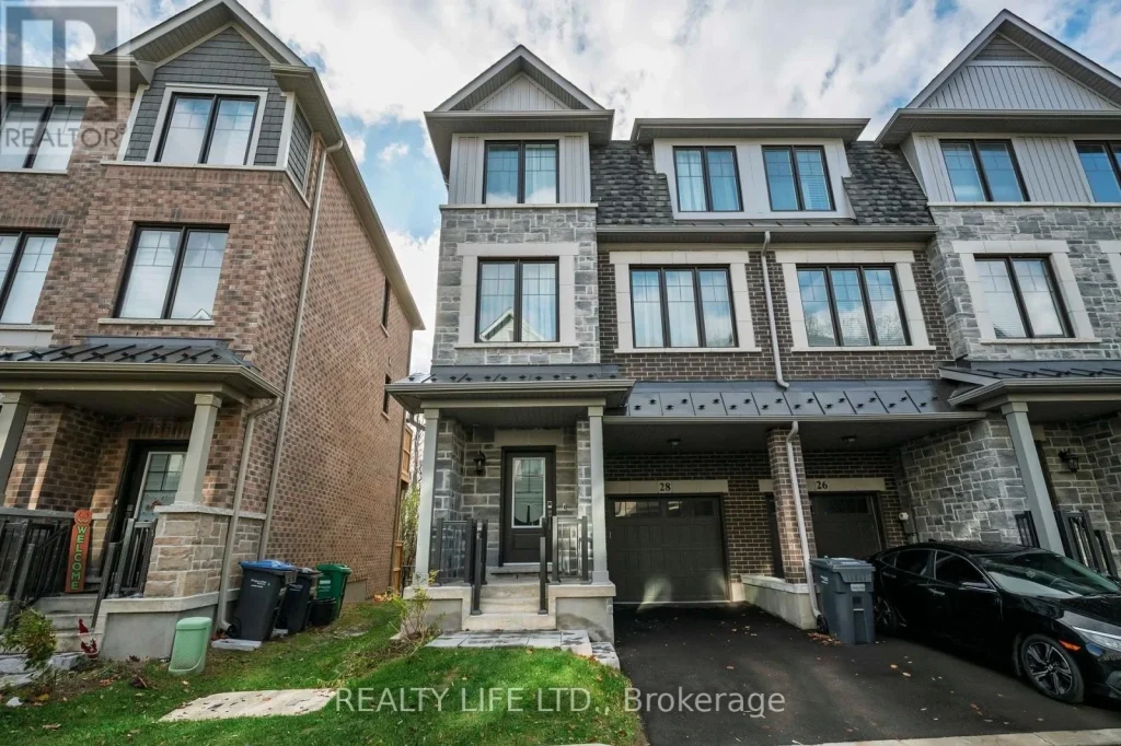 3-bedroom home for sale in Mississauga — 28 Folcroft Street (Photo 1)