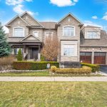 5-bedroom detached home for sale in Brampton — 2 Berkwood Hollow (Photo 1)