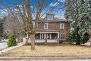 4-bedroom detached home for sale in Peel — 2 Maple Avenue