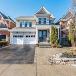 4-bedroom detached home for sale in Peel — 2 Maple Avenue (Photo 3)