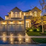 4-bedroom detached home for sale in Halton — 3006 Lower Base Line W (Photo 4)
