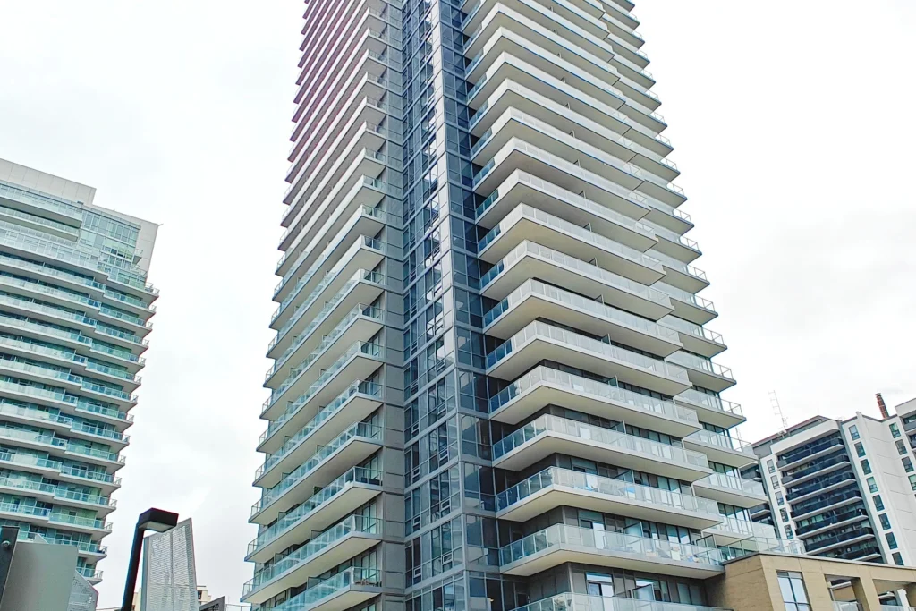 1-bedroom condo apartment for sale in Toronto — 3011 - 56 Forest Manor Road (Photo 1)