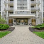 1-bedroom condo apartment for sale in Hamilton — 302 - 90 Charlton Avenue W (Photo 2)