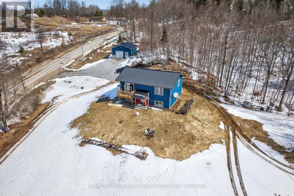 3-bedroom home for sale in Frontenac — 3049 River Road (Photo 1)