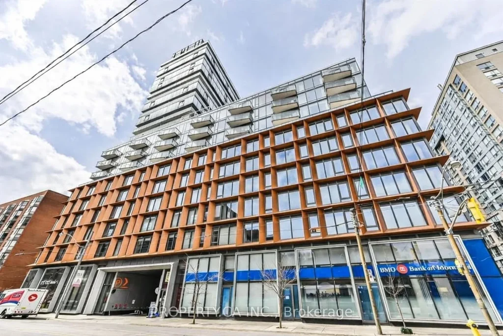 Studio condo apartment for rent in Toronto — 304 - 60 Colborne Street (Photo 1)