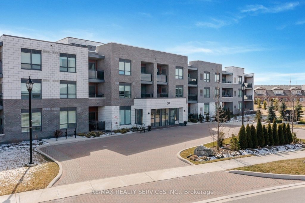 2-bedroom condo apartment for sale in Peel — 305 - 30 Via Rosedale N/a (Photo 1)