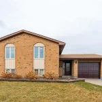 4-bedroom home for sale in Sarnia — 305 Oaklea Court (Photo 1)