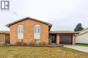 4-bedroom home for sale in Sarnia — 305 Oaklea Court