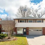 4-bedroom home for sale in Sarnia — 305 Oaklea Court (Photo 4)