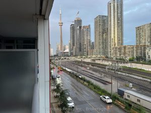 1-bedroom condo apartment for sale in Toronto — 306E - 576 Front Street