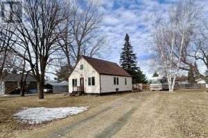 3-bedroom home for sale in Fort Frances — 308 Sixth Street West