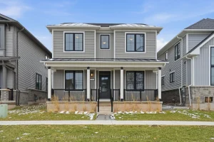 4-bedroom detached home for sale in Niagara — 310 Main Street E