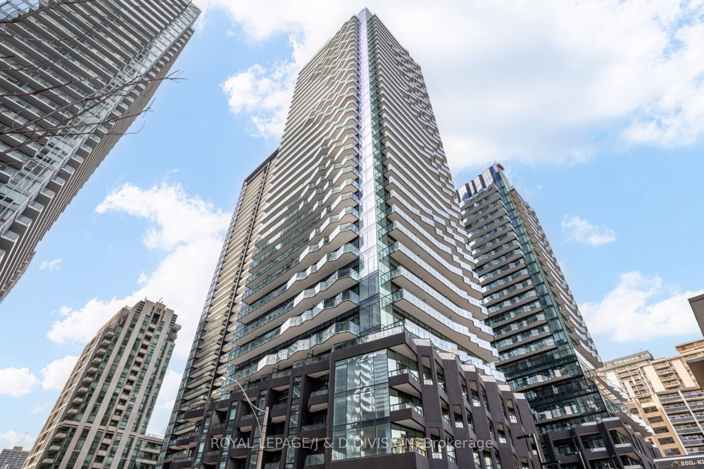2-bedroom condo apartment for rent in Toronto — 3112 - 110 Broadway Avenue (Photo 1)