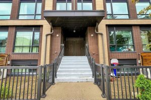 2-bedroom condo townhouse for sale in Toronto — 312 - 639 Lawrence Avenue W