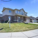 4-bedroom detached home for sale in Middlesex — 3173 Singleton Avenue (Photo 2)