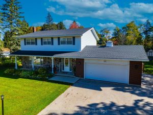 5-bedroom detached home for sale in Bruce — 319 Gould Street
