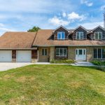 5-bedroom detached home for sale in Bruce — 319 Gould Street (Photo 4)