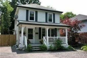 3-bedroom home for sale in Dundas — 32 Rousseaux Street