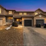 3-bedroom home for sale in Barrie — 32 Silo Mews (Photo 5)