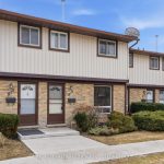 3-bedroom condo townhouse for sale in Cambridge — 33 - 210 Glamis Road (Photo 2)
