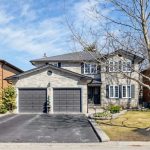 4-bedroom detached home for sale in York — 33 Carpenter Court (Photo 3)
