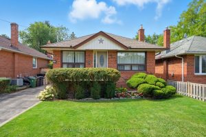 3-bedroom detached home for sale in Toronto — 33 Willowhurst Crescent