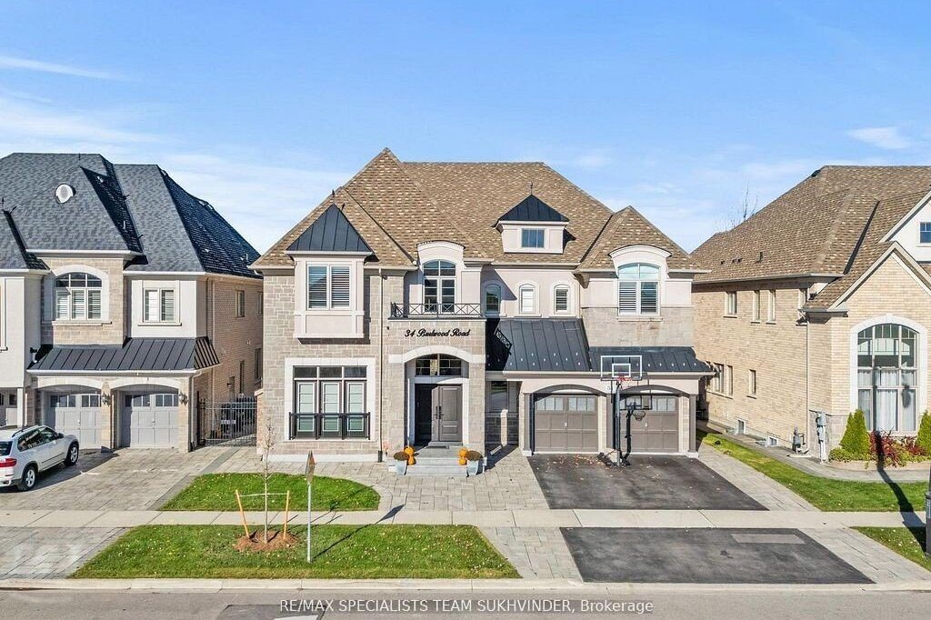 5-bedroom detached home for sale in Peel — 34 Burlwood Road (Photo 1)