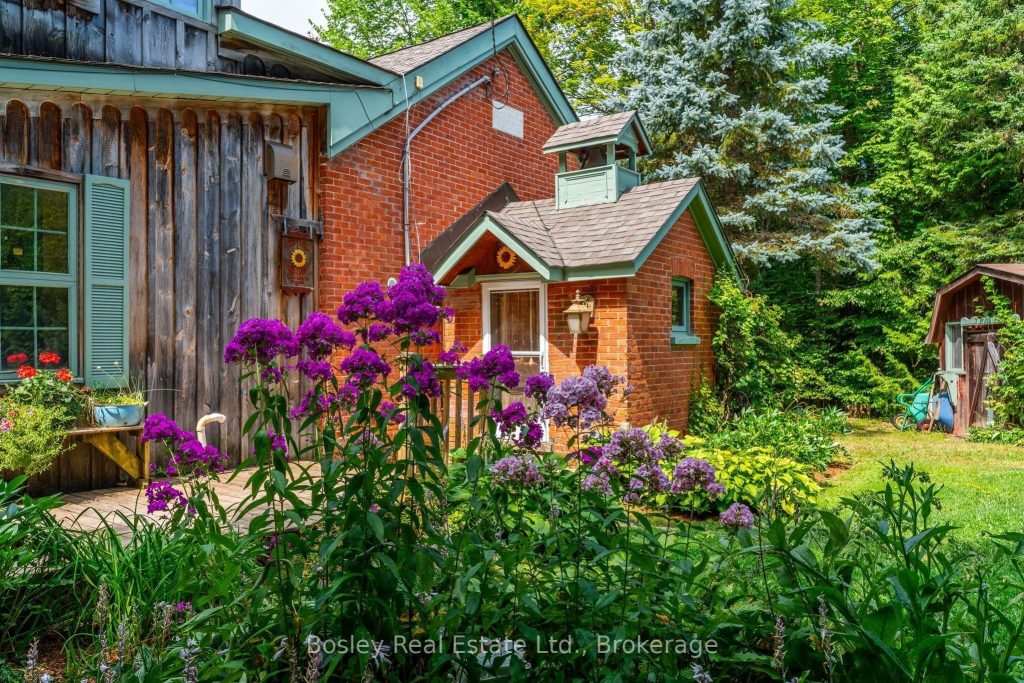 3-bedroom detached home for sale in Grey County — 355276 The Blue Mountains Euphrasia Townline (Photo 1)