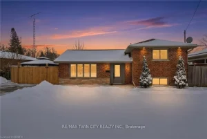 2-bedroom detached home for sale in Brantford — 35 Hickery Place