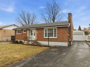 3-bedroom detached home for sale in Hastings — 35 King George Square
