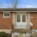 3-bedroom detached home for sale in Hastings — 35 King George Square (Photo 2)