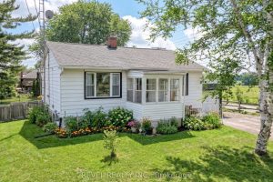 2-bedroom detached home for sale in Northumberland — 35 King Street W