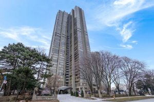 3-bedroom condo apartment for sale in Toronto — 3606 - 2045 Lakeshore Road