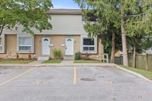 3-bedroom condo townhouse for sale in Middlesex — 36 - 577 Third Street