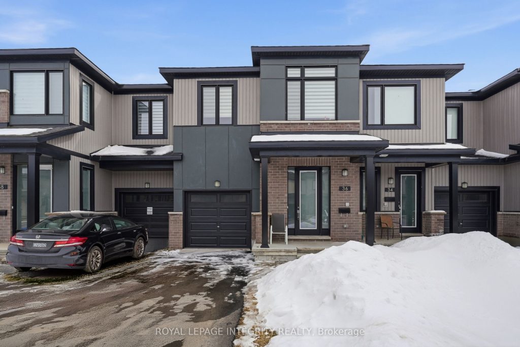 3-bedroom att/row/townhouse for sale in Ottawa — 36 Jargeau Road (Photo 1)