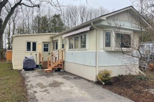 3-bedroom mobiletrailer home for sale in Goderich — 36 Sutton Drive