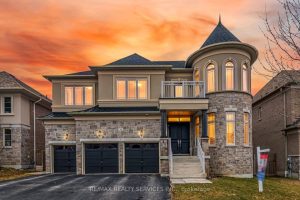 5-bedroom detached home for sale in York — 36 West Coast Trail
