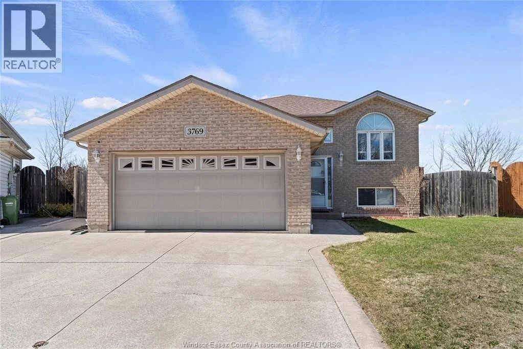 4-bedroom home for sale in Windsor — 3769 Shinglecreek Court (Photo 1)