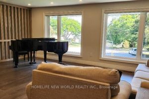 4-bedroom detached home for sale in Toronto — 37 Shouldice Court