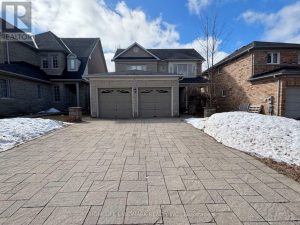 3-bedroom detached home for rent in Aurora — 380 Stone Road