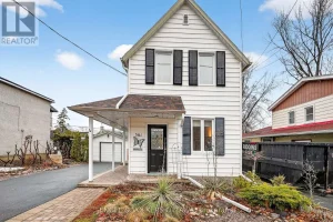 3-bedroom home for sale in Ottawa — 381 Montfort Street