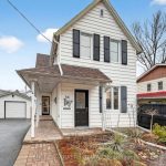 3-bedroom home for sale in Ottawa — 381 Montfort Street (Photo 2)